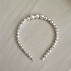 Faux pearl headband, girlie preppy gossip girl